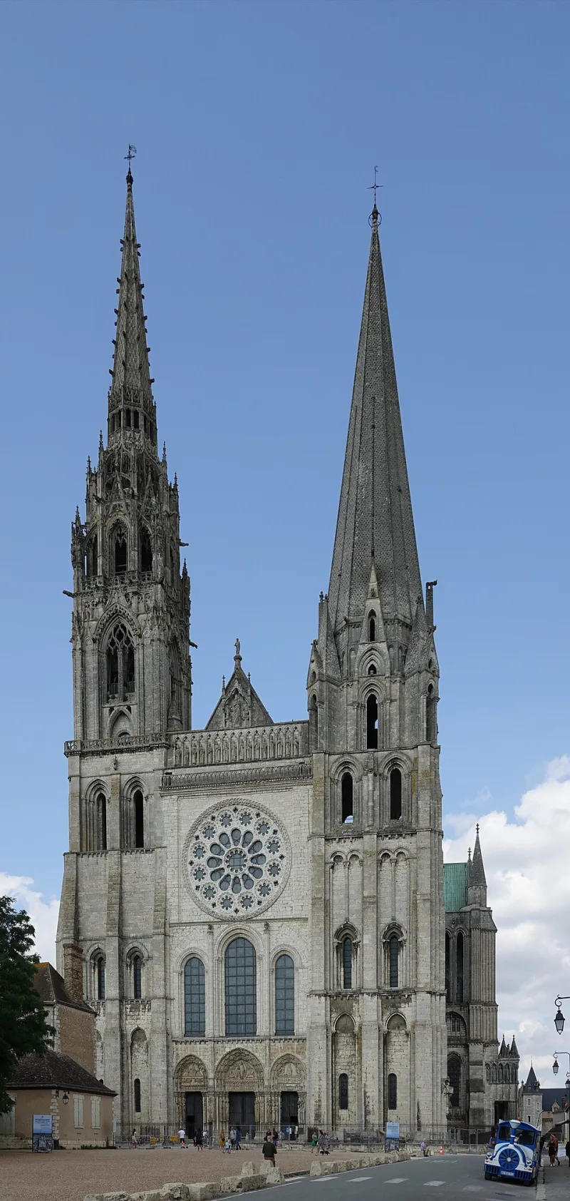 He Never Saw the Cathedral He Built — And It's Still Standing 800 Years Later